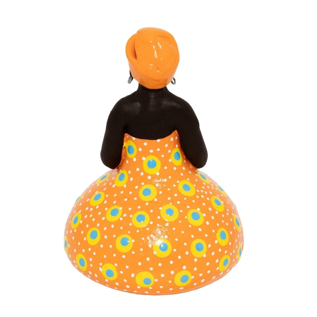 Escultura Dondoca com vestido Amarela