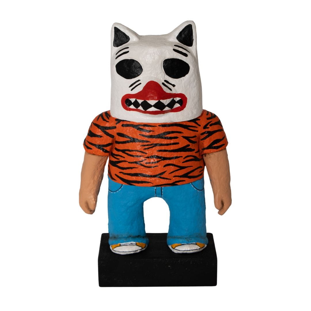 Escultura La Ursa Turista em Papel Machê