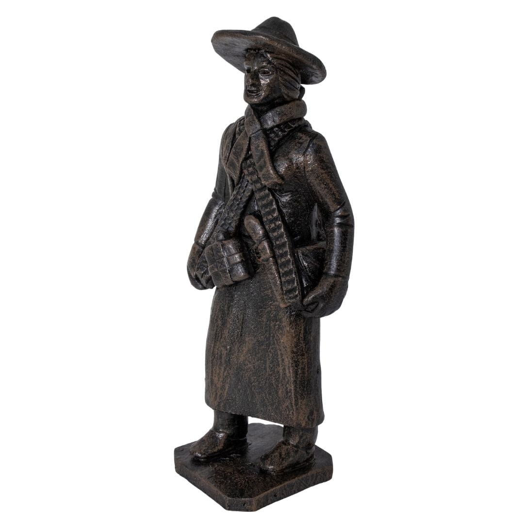 Escultura Maria Bonita em Barro