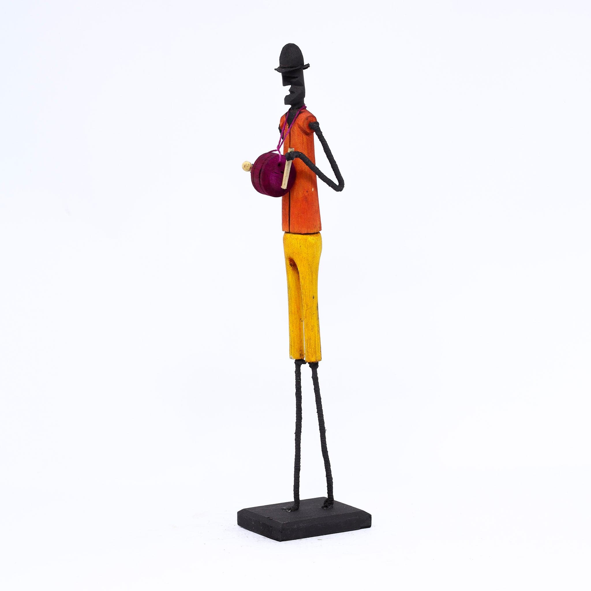 Escultura Madeira e Arame 67)