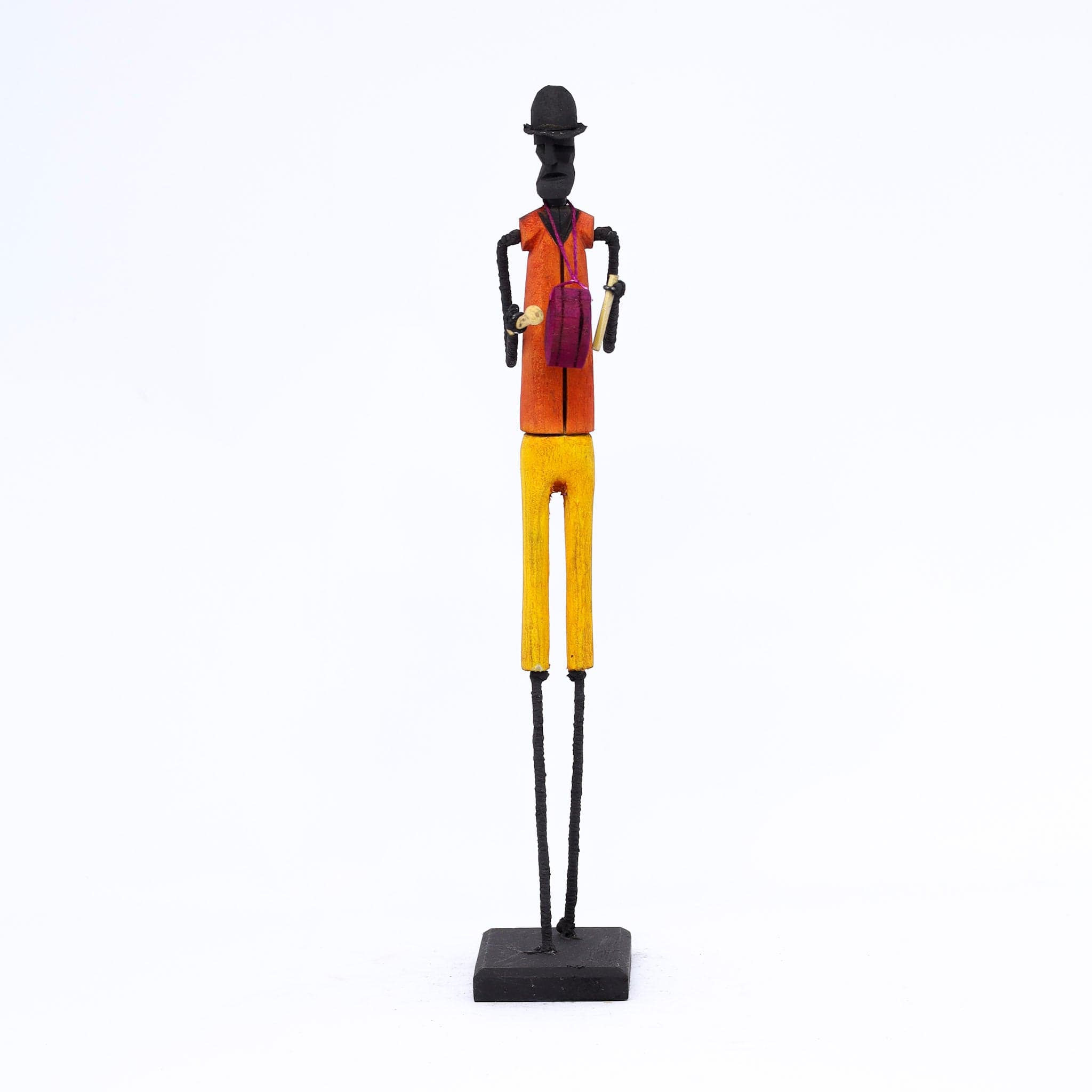 Escultura Madeira e Arame 67)