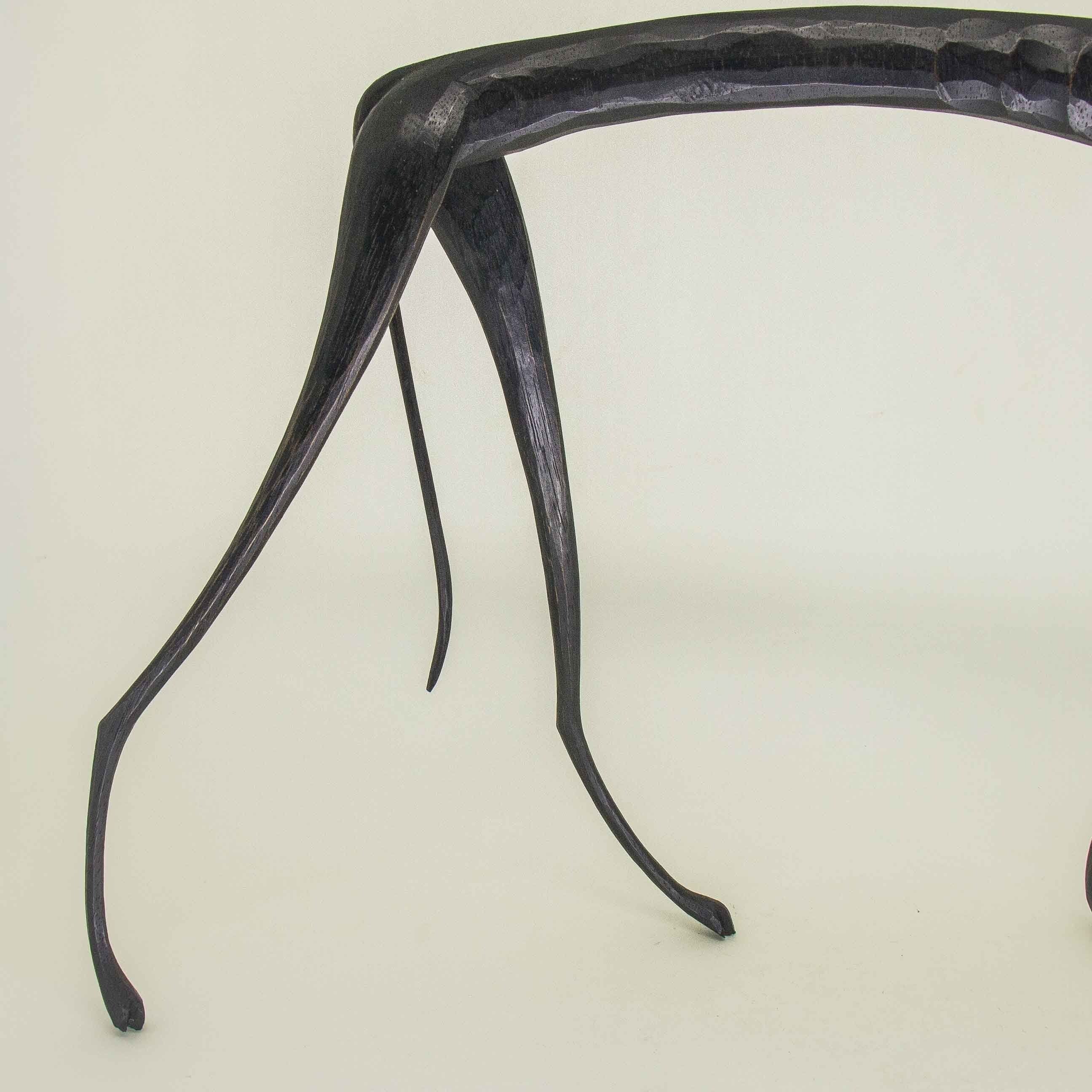 Escultura Cachorro Baleia em Madeira