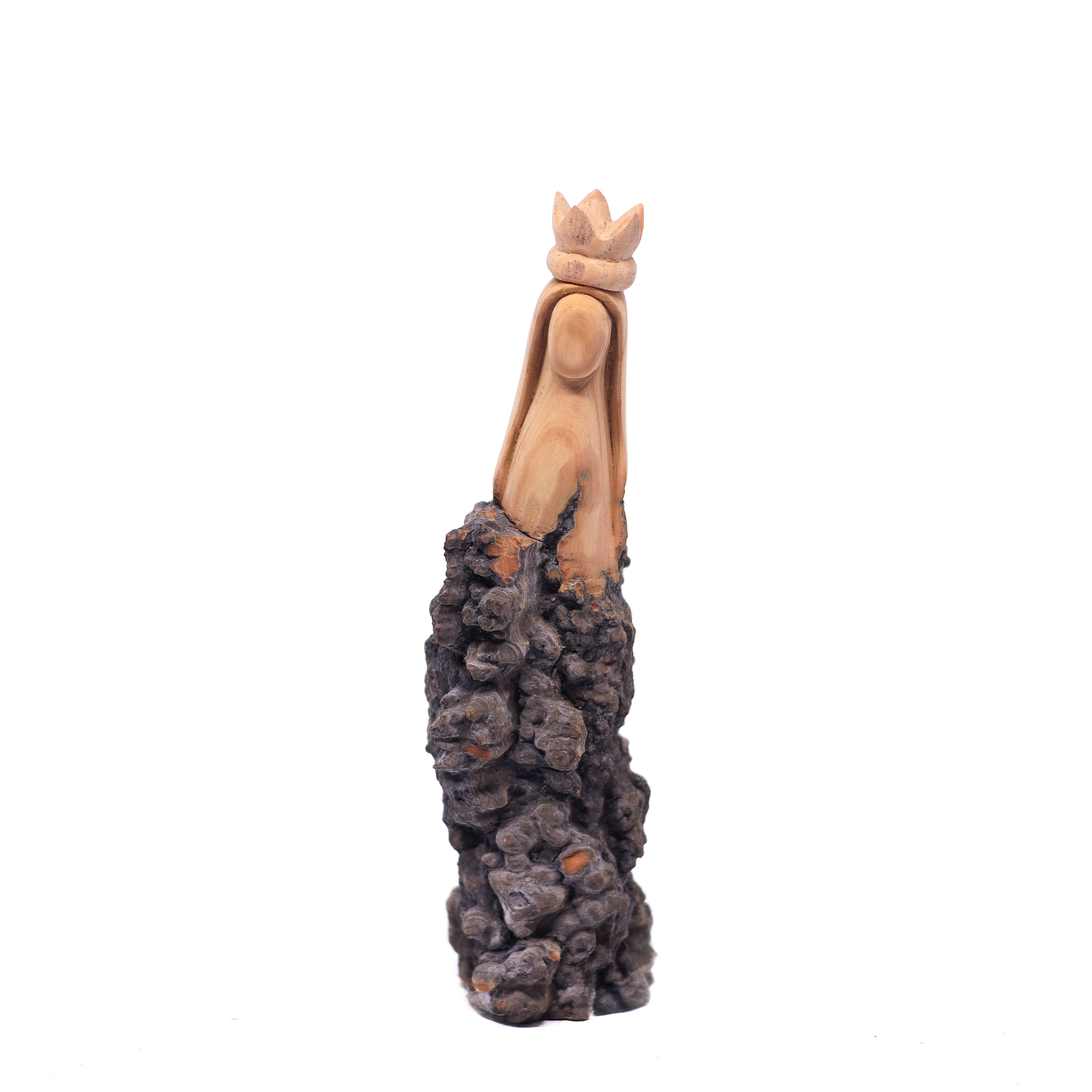 Escultura Santinha Talhada na Madeira CMS 21 cm