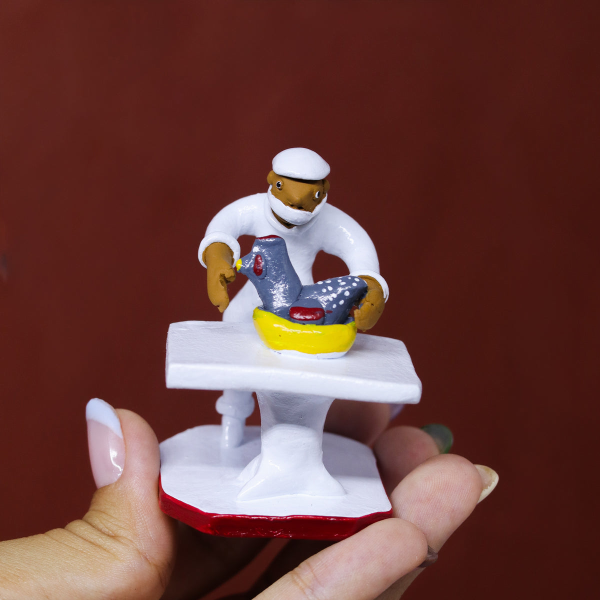 Escultura Profissões em Cerâmica - Veterinario