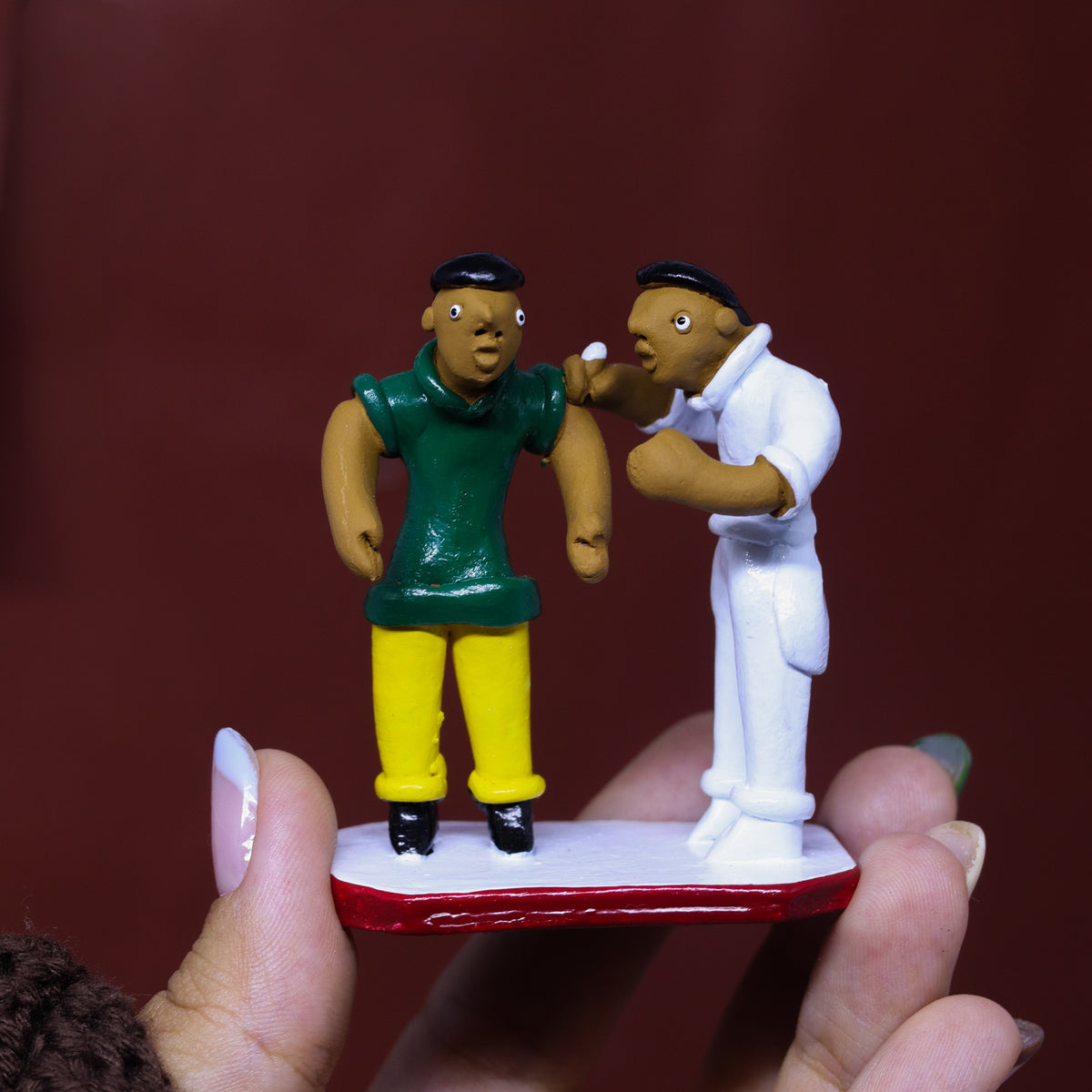 Escultura Profissões em Cerâmica - Clinico Geral