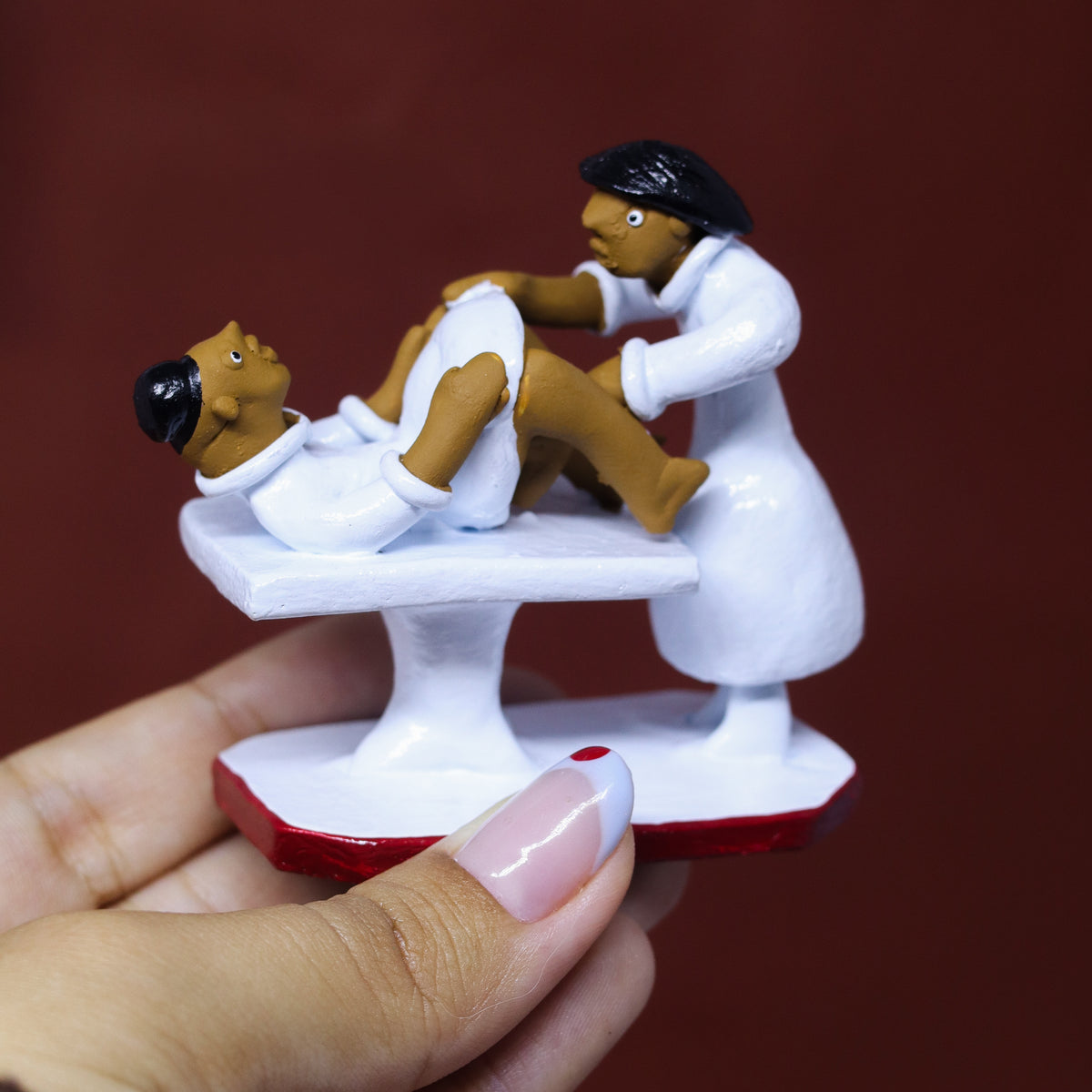 Escultura Profissões em Cerâmica - Obstetra