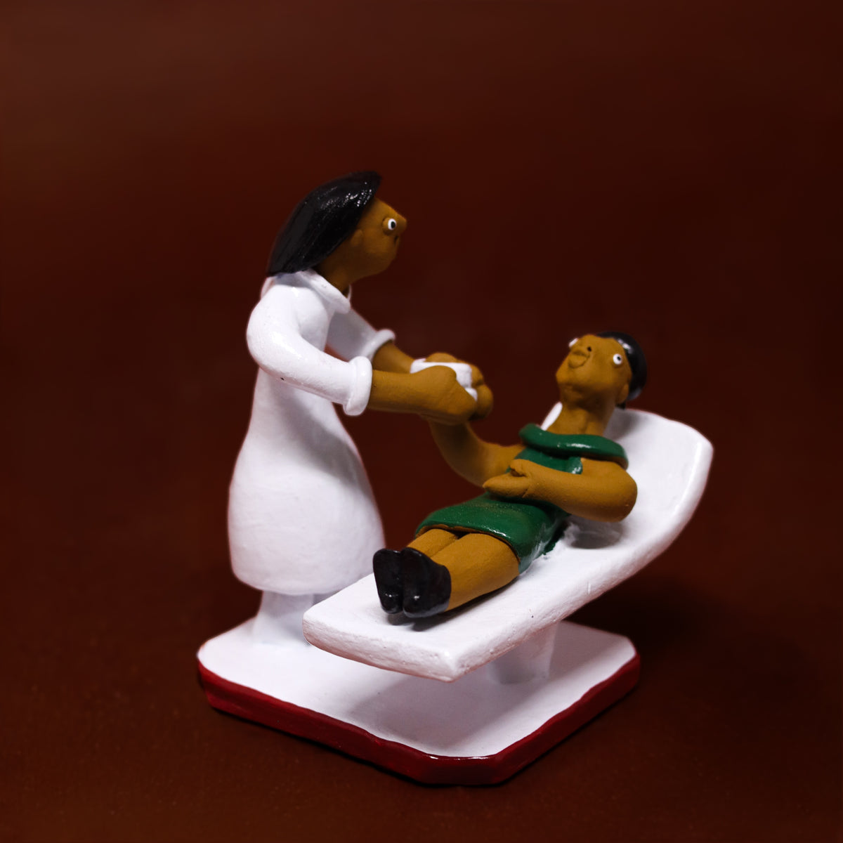Escultura Profissões em Cerâmica - Ortopedista
