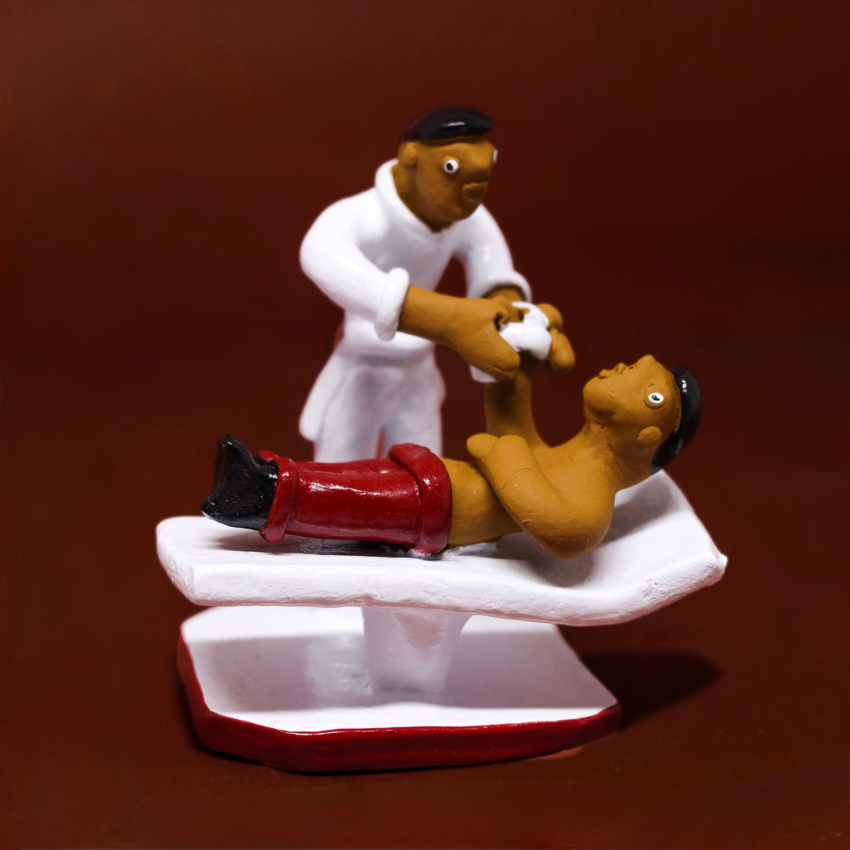 Escultura Profissões em Cerâmica - Ortopedista