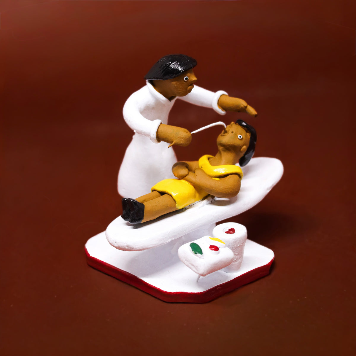 Escultura Profissões em Cerâmica - Dentista