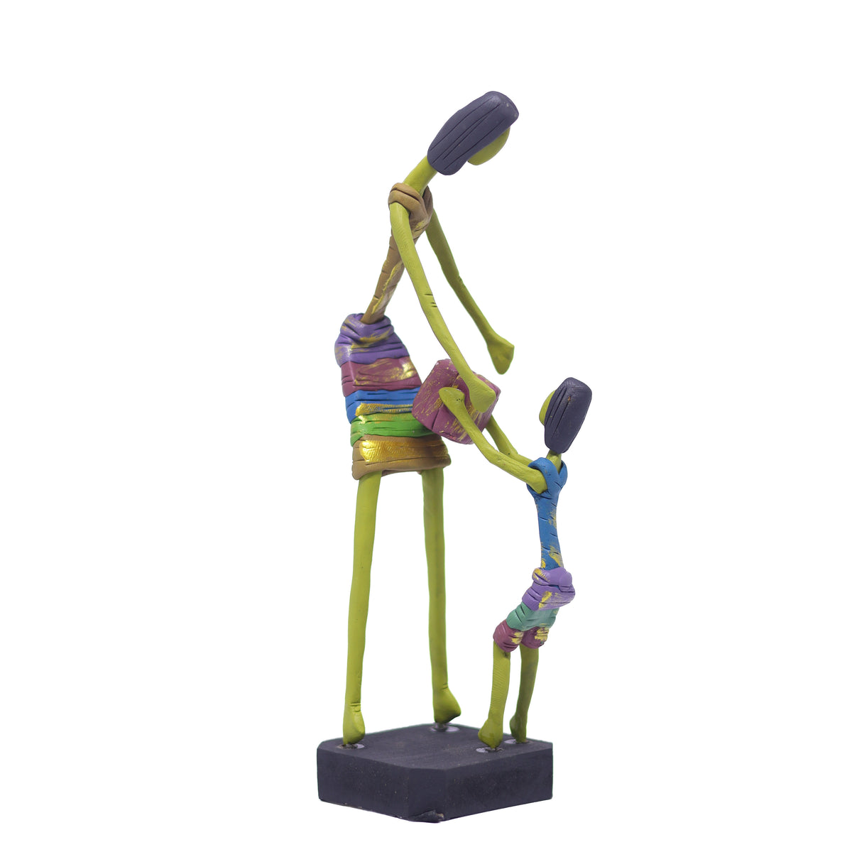Escultura Mãe e Filha com Presente