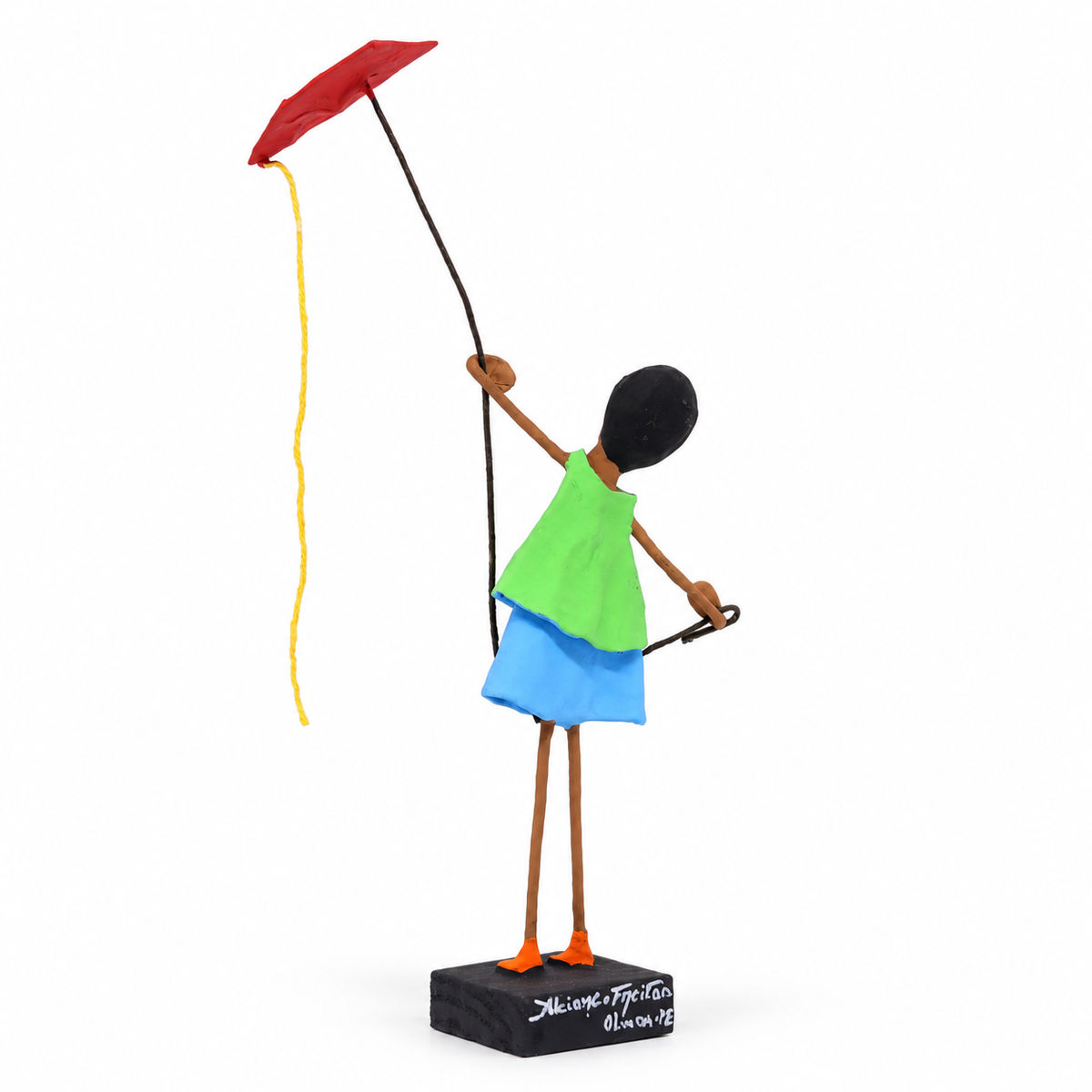 Escultura Brincadeira Infantil Empinando Pipa  - Verde