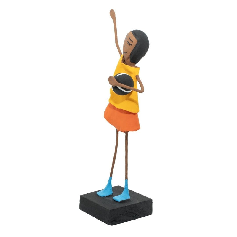Escultura Brincadeira Infantil com Bola - Amarela
