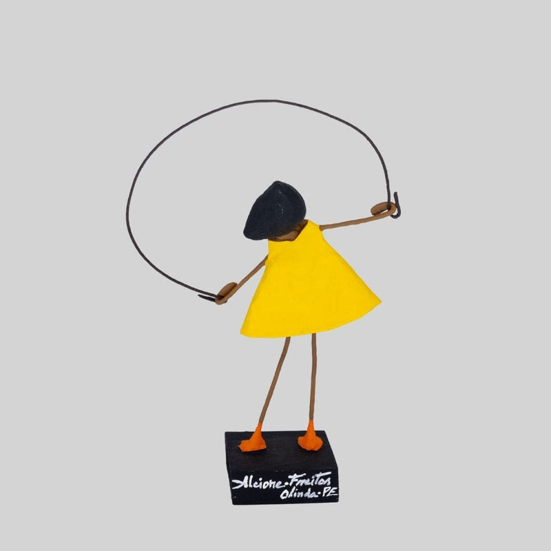 Escultura Brincadeira Infantil Pula Corda - Amarela
