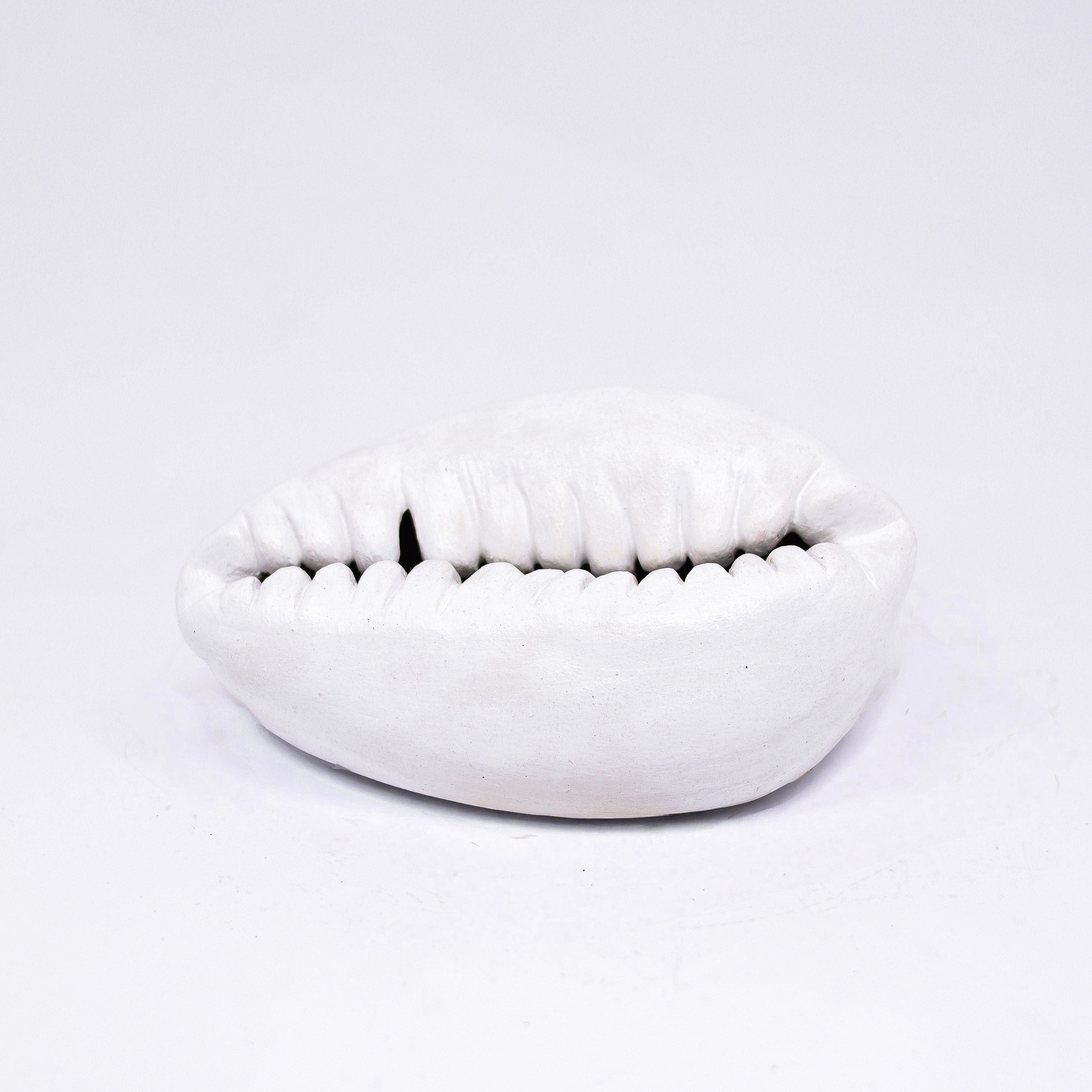 Escultura Búzio em Cerâmica