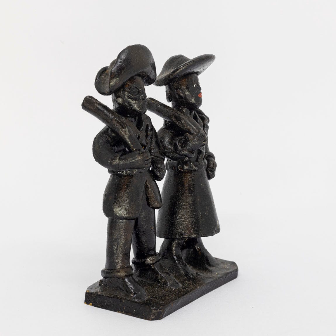 Escultura Casal Lampião e M. Bonita em Cerâmica