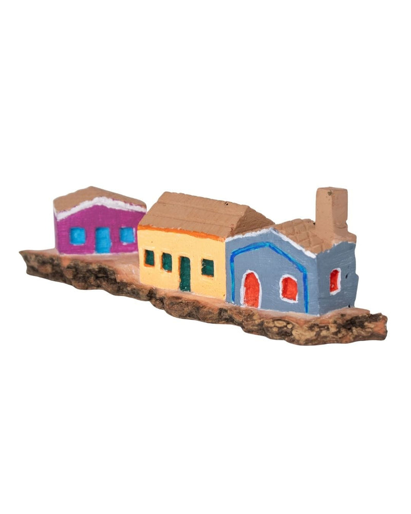 Escultura Casinha Talhada na Madeira CMS