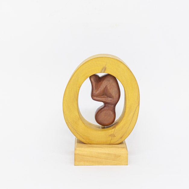 Escultura Embrião em Madeira PP 06
