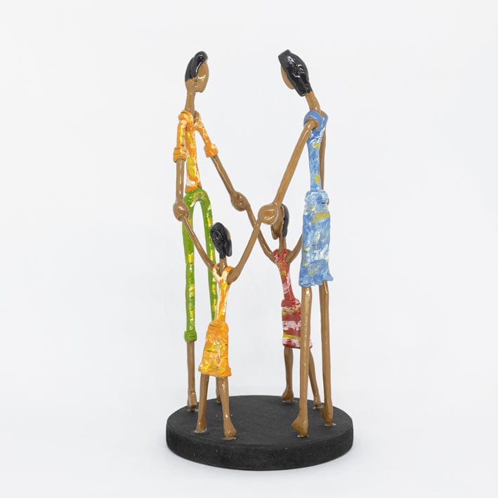 Escultura Família na Ciranda em Epoxi
