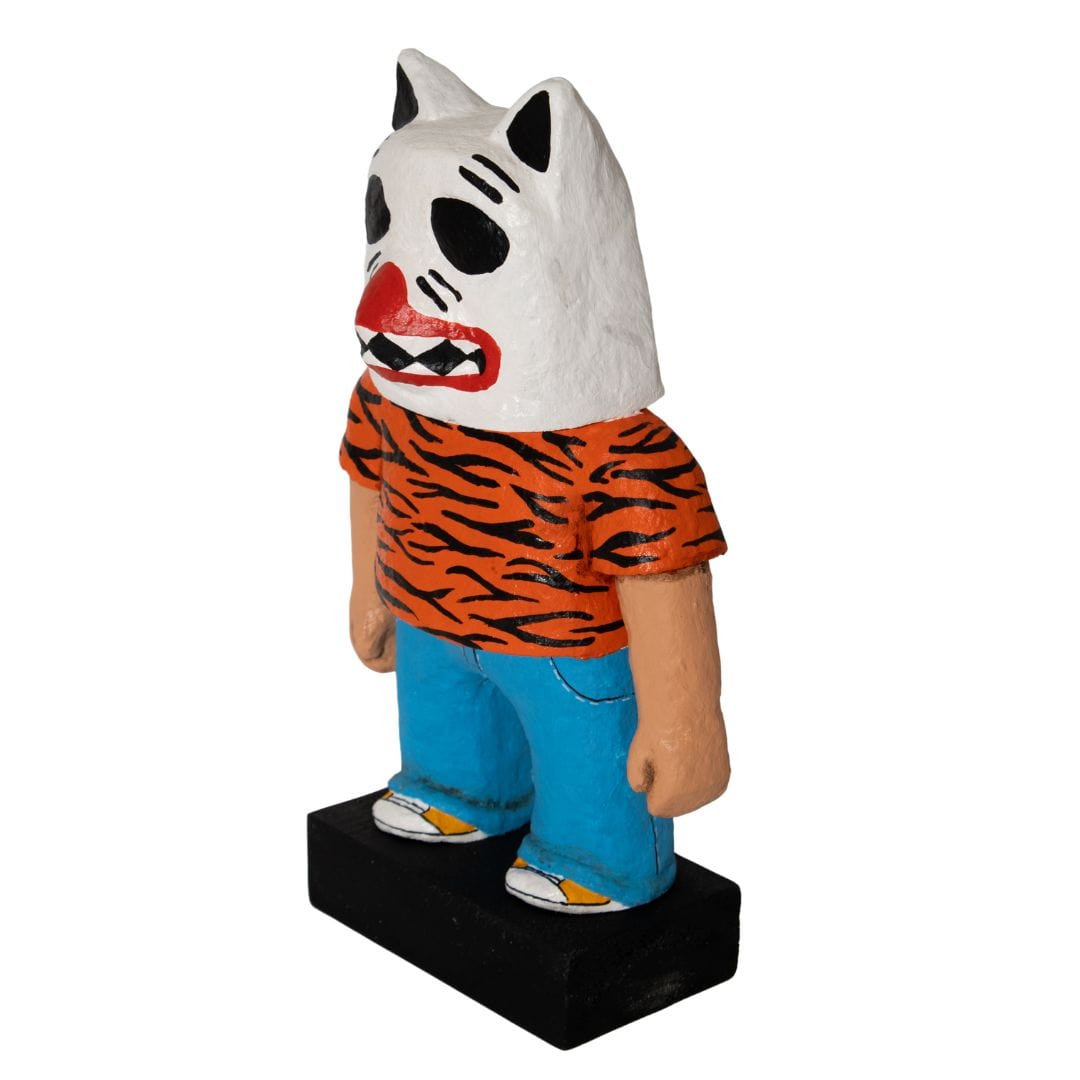 Escultura La Ursa Turista em Papel Machê