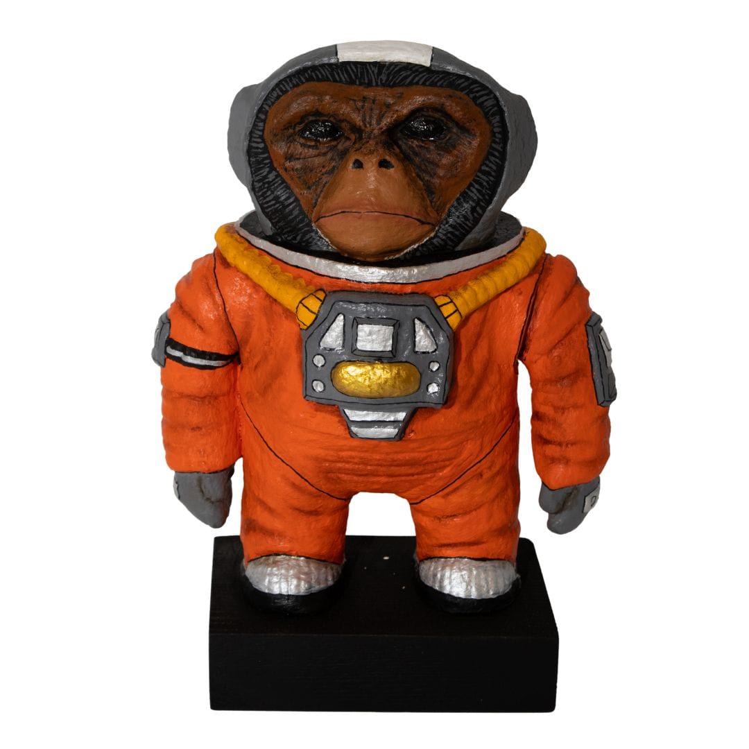 Escultura Macaco Astronauta em Papel Machê