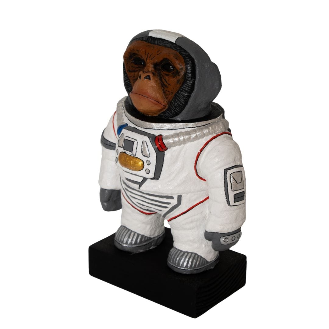 Escultura Macaco Astronauta em Papel Machê