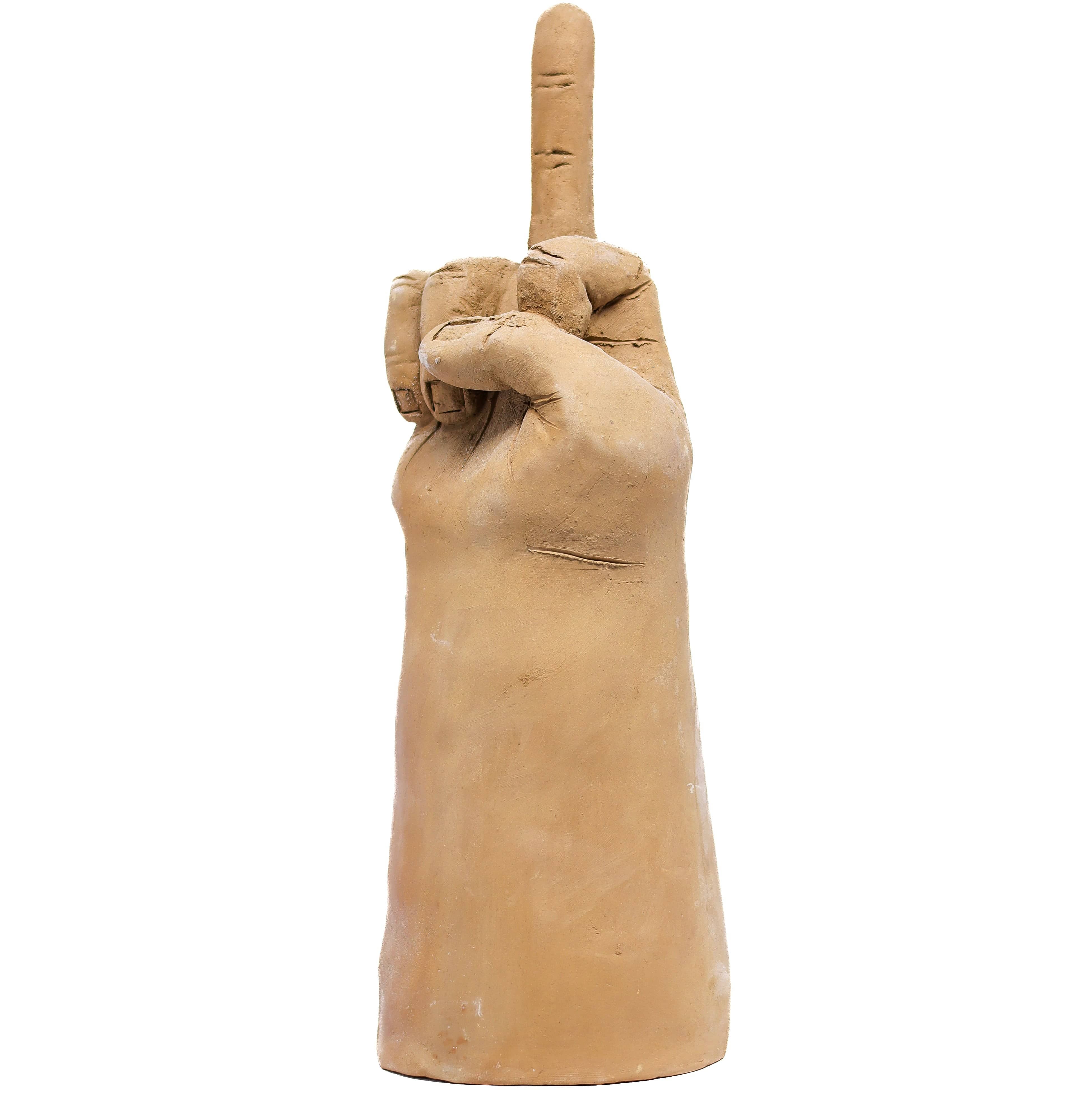 Escultura Dedo em Barro