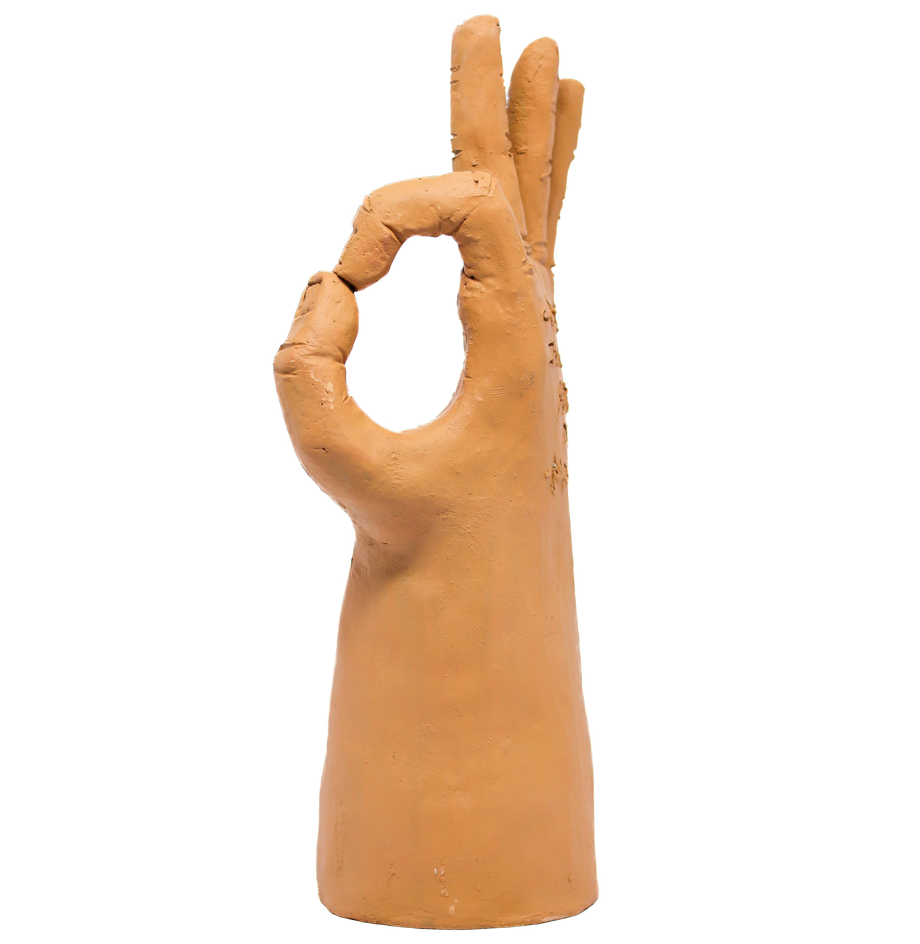 Escultura Ok em Barro