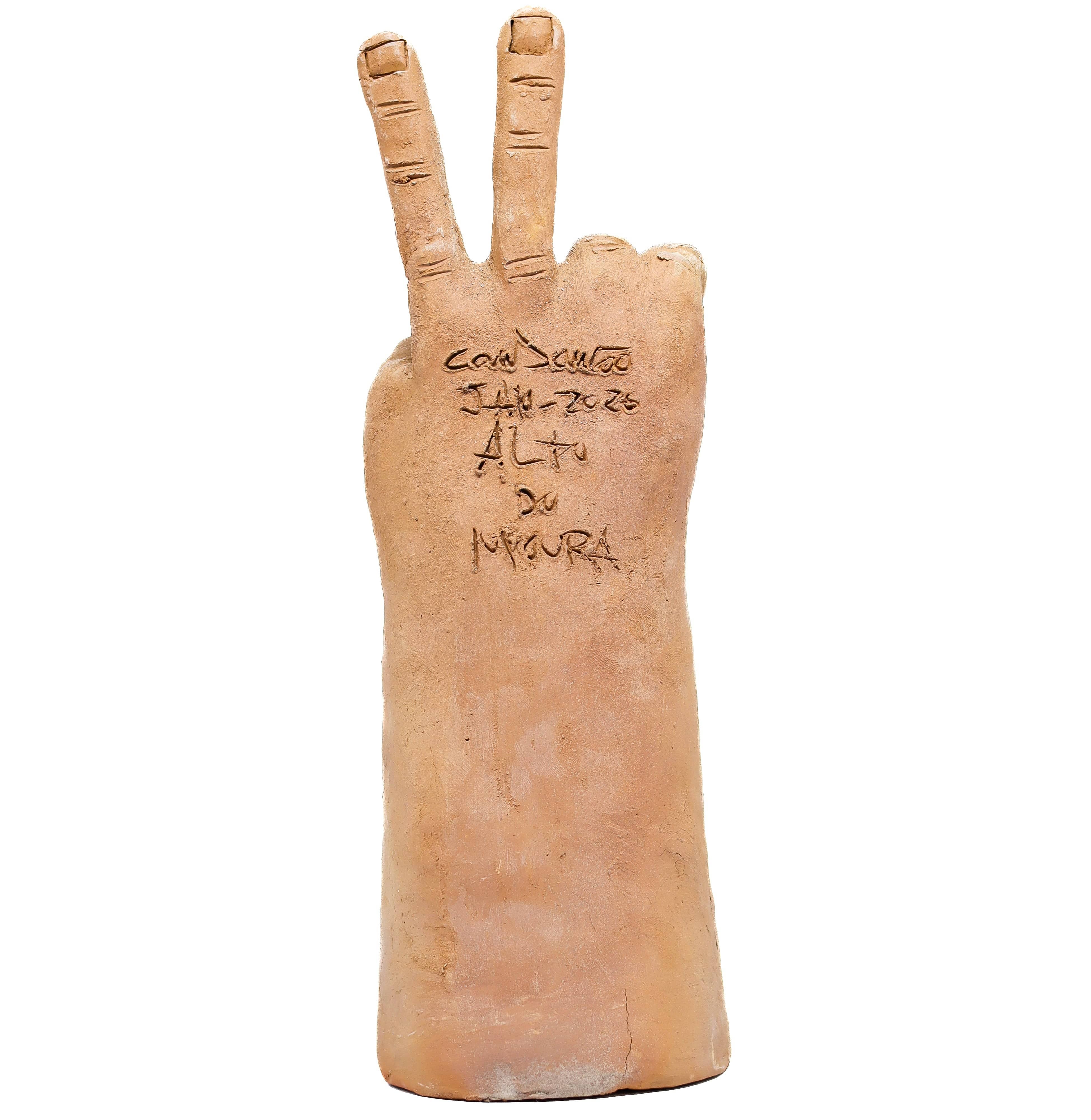 Escultura Paz em Barro