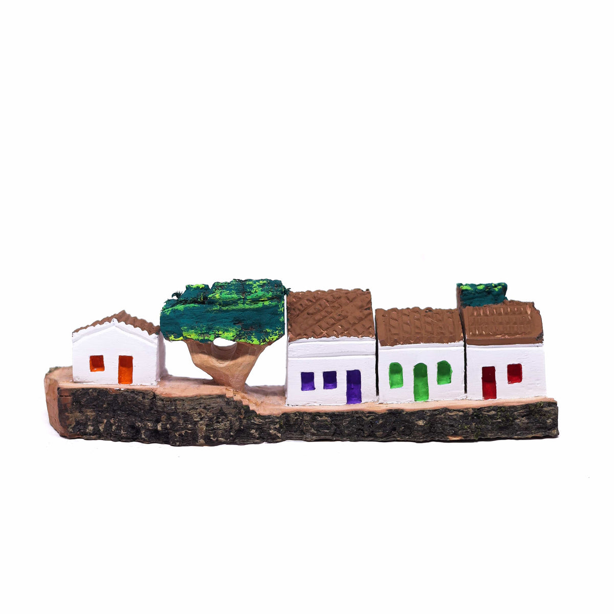 Escultura Casinha Talhada na Madeira CMS 17 cm