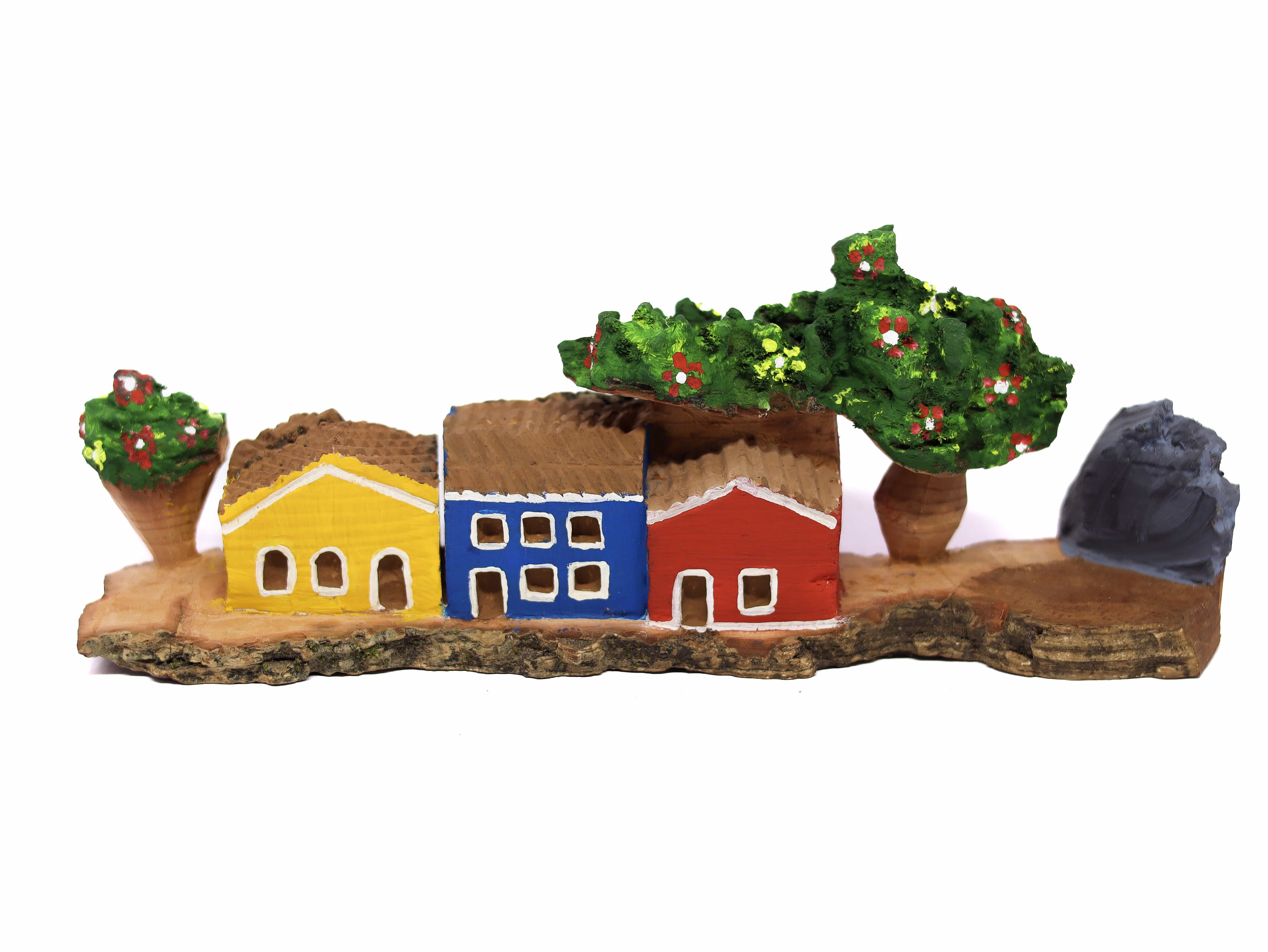 Escultura Casinha Talhada na Madeira CMS M