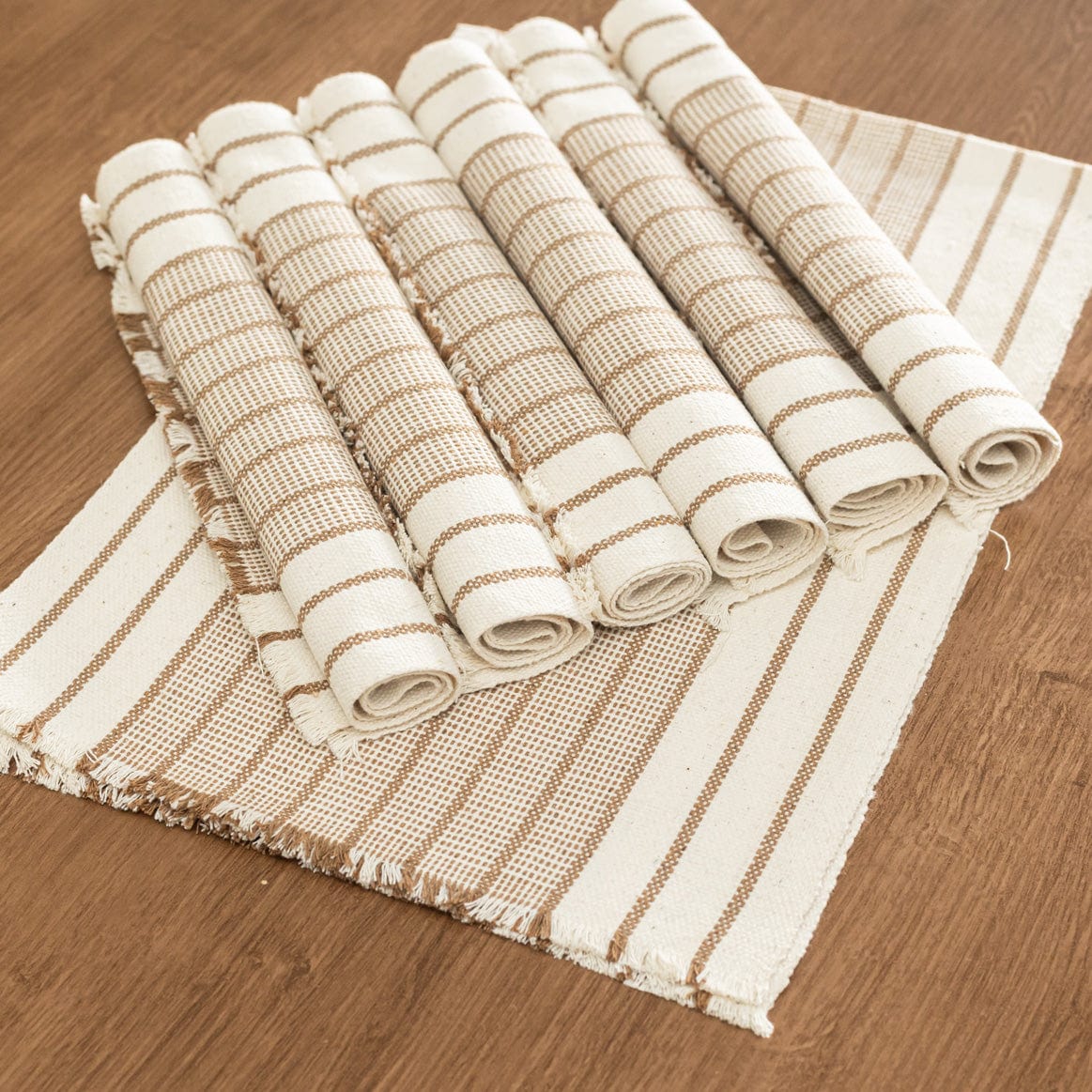 Jogo Americano com 7 Peças - Cru com Listras