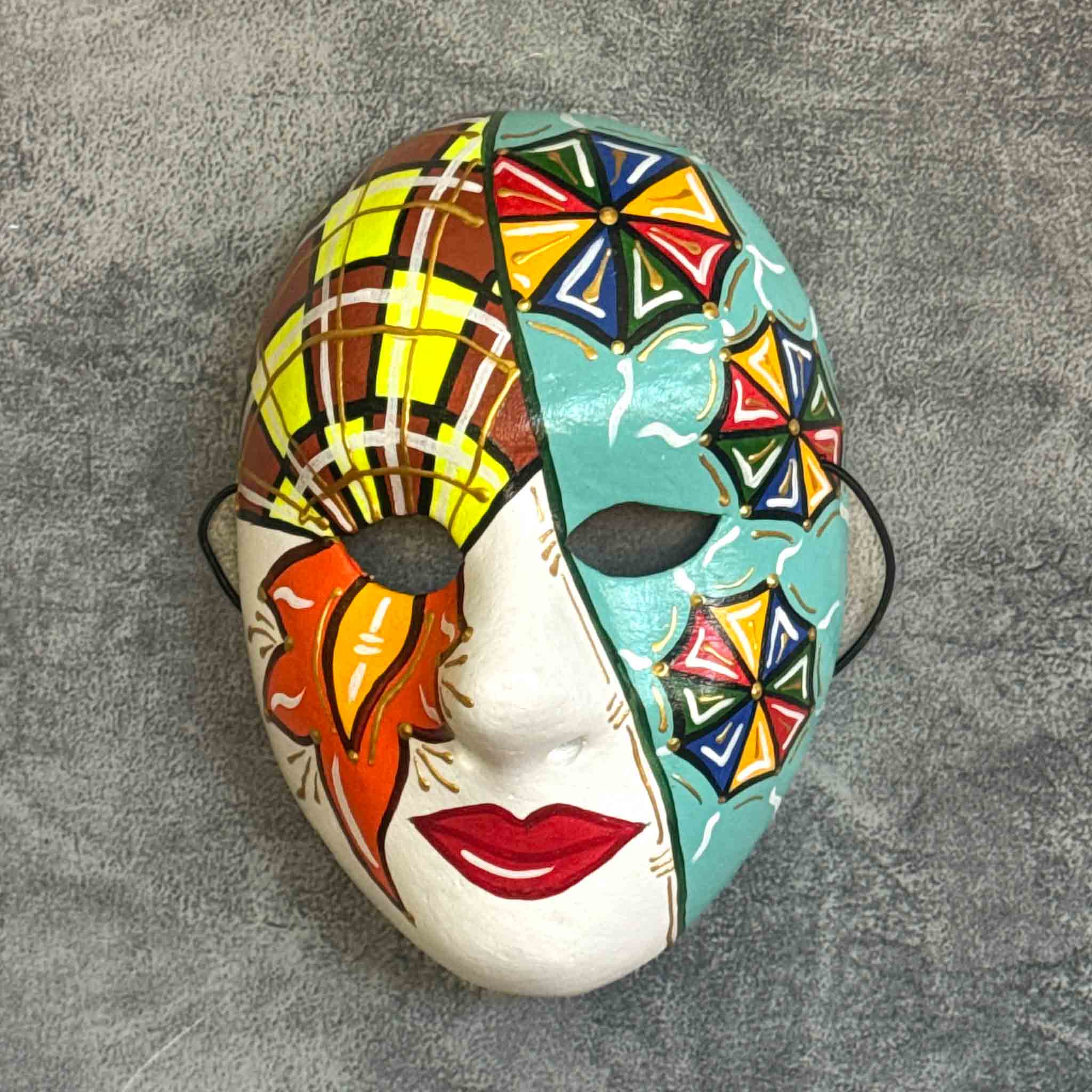 Máscara Papel Machê 41