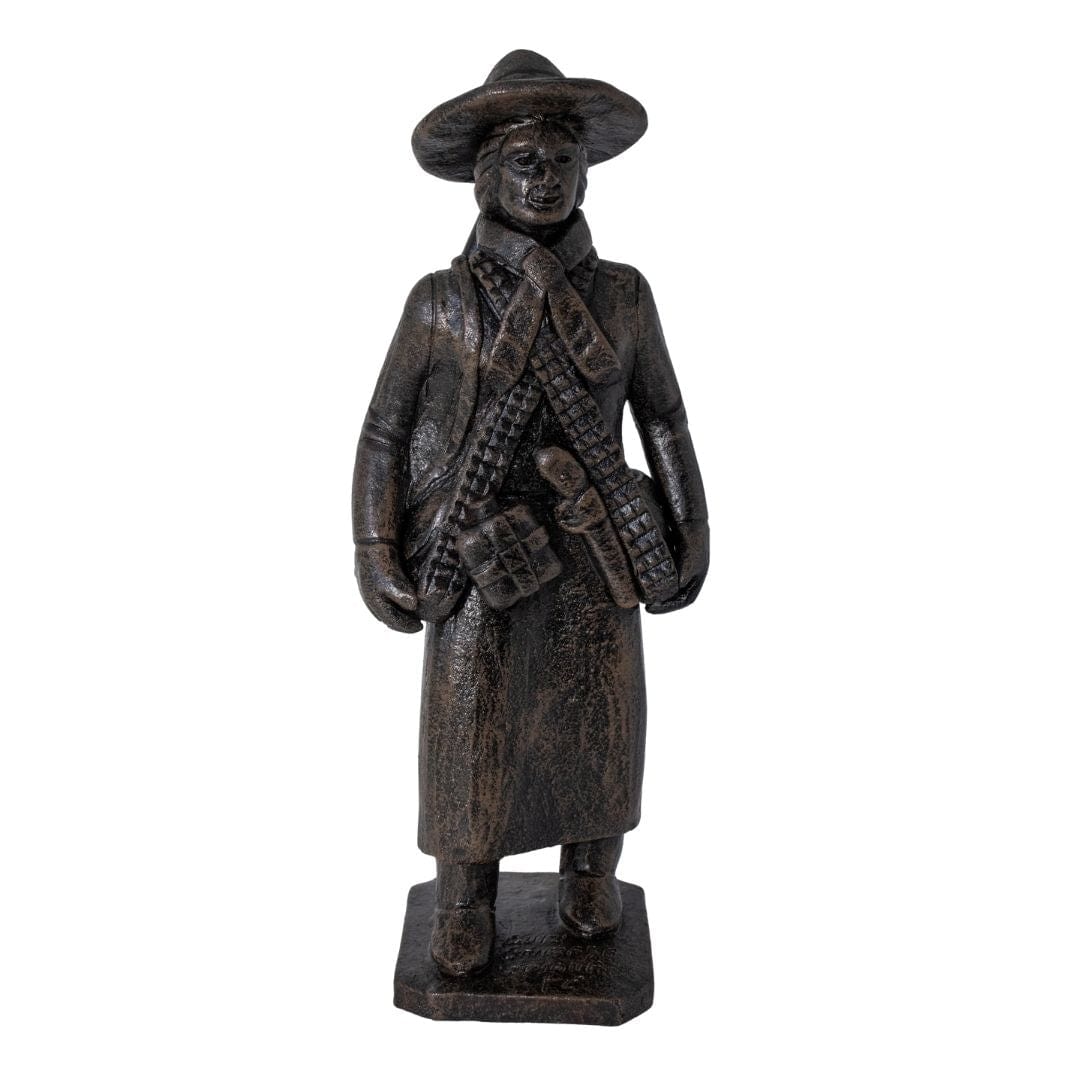 Escultura Maria Bonita em Barro