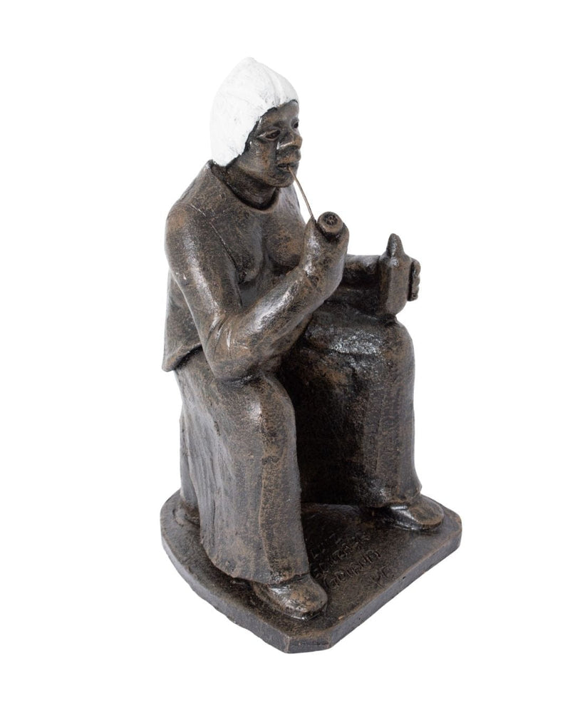 Escultura Preta Velha em Barro