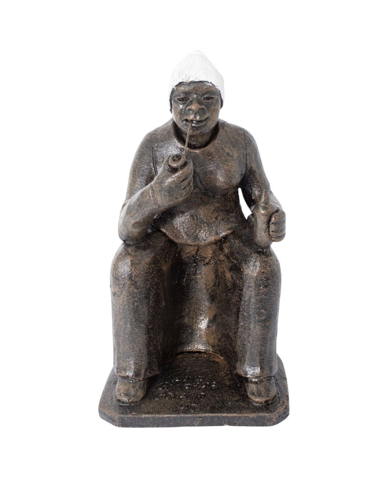 Escultura Preta Velha em Barro