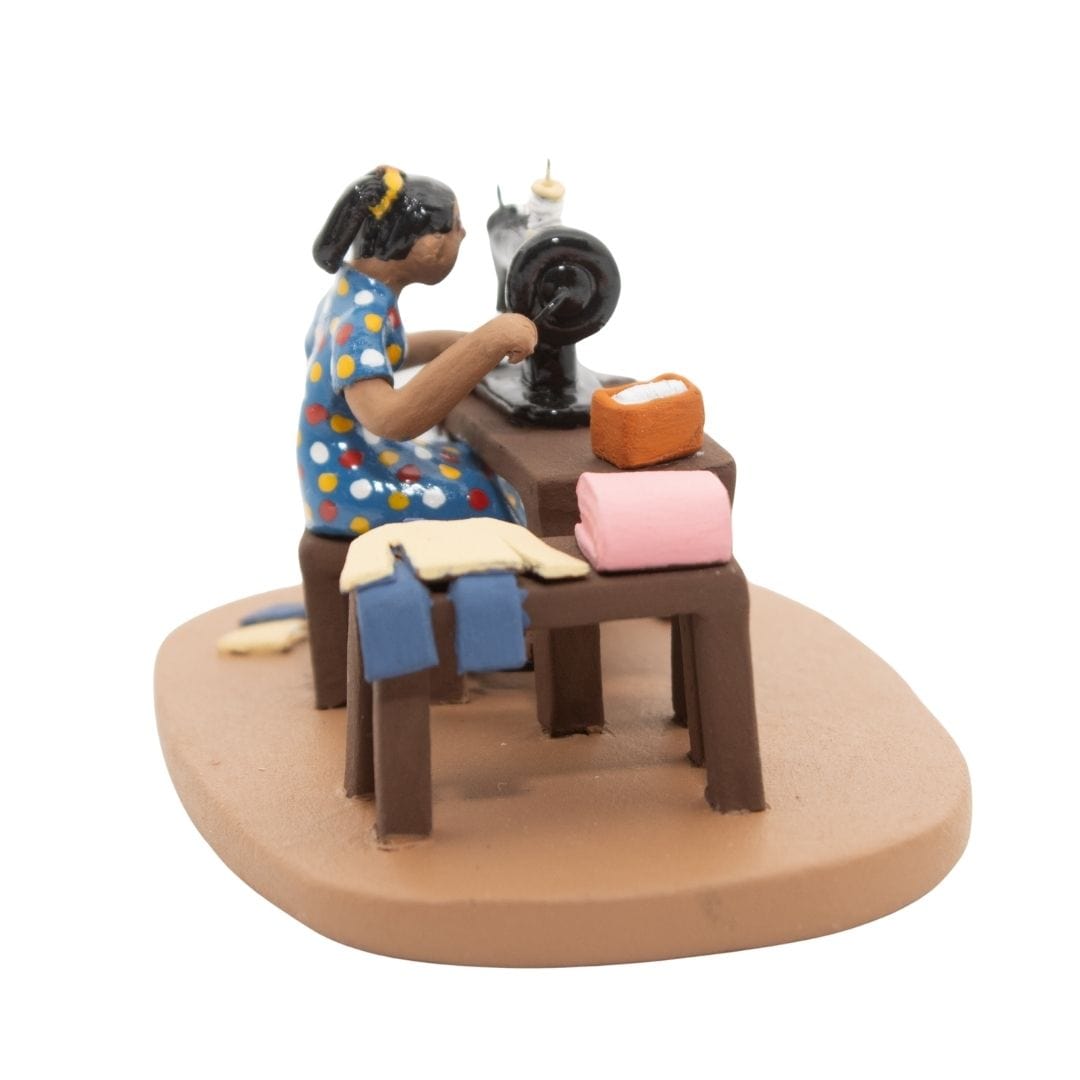 Miniatura Costureira