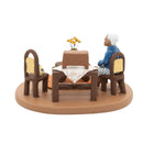 Miniatura Vovó Ouvindo o Rádio