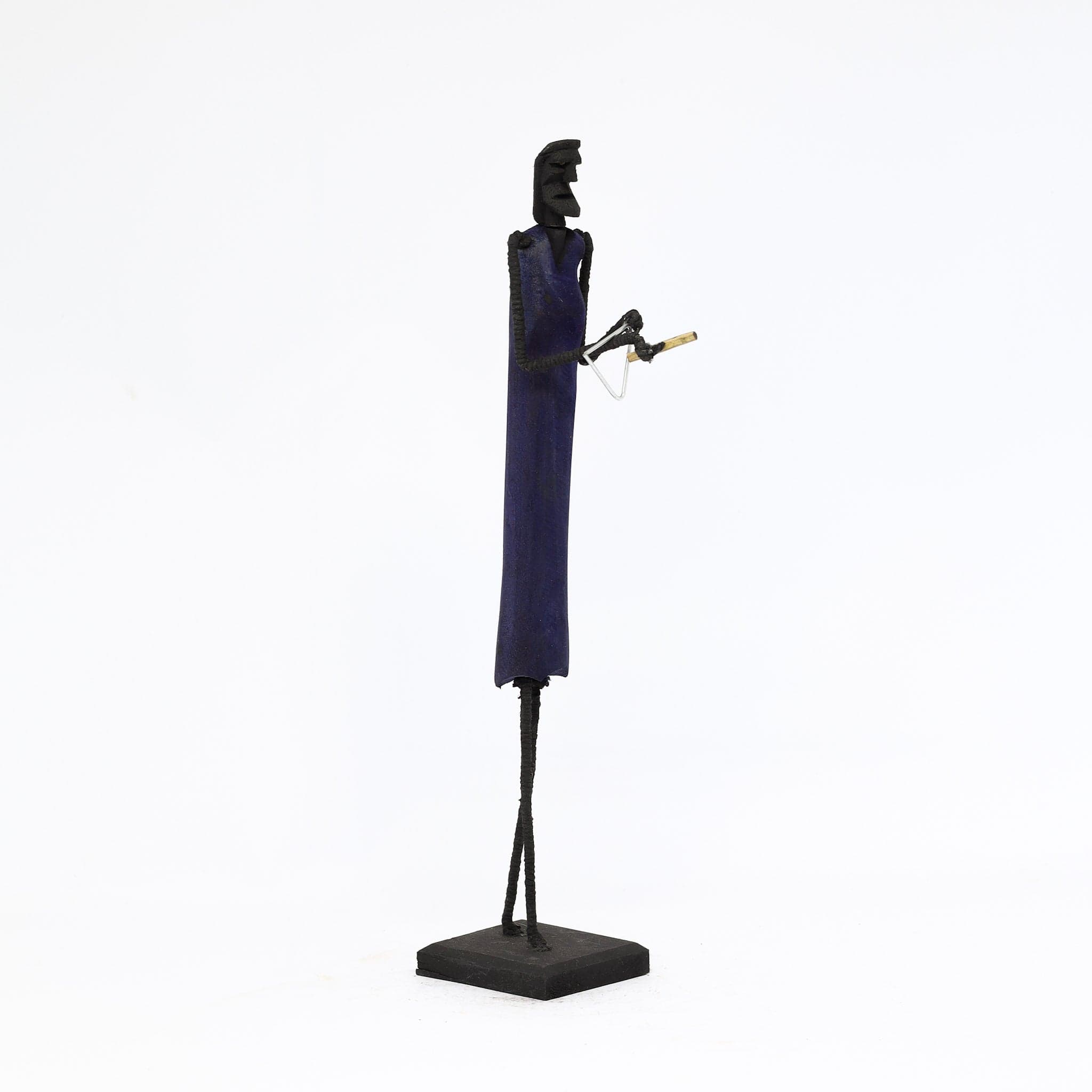 Escultura Madeira e Arame 44