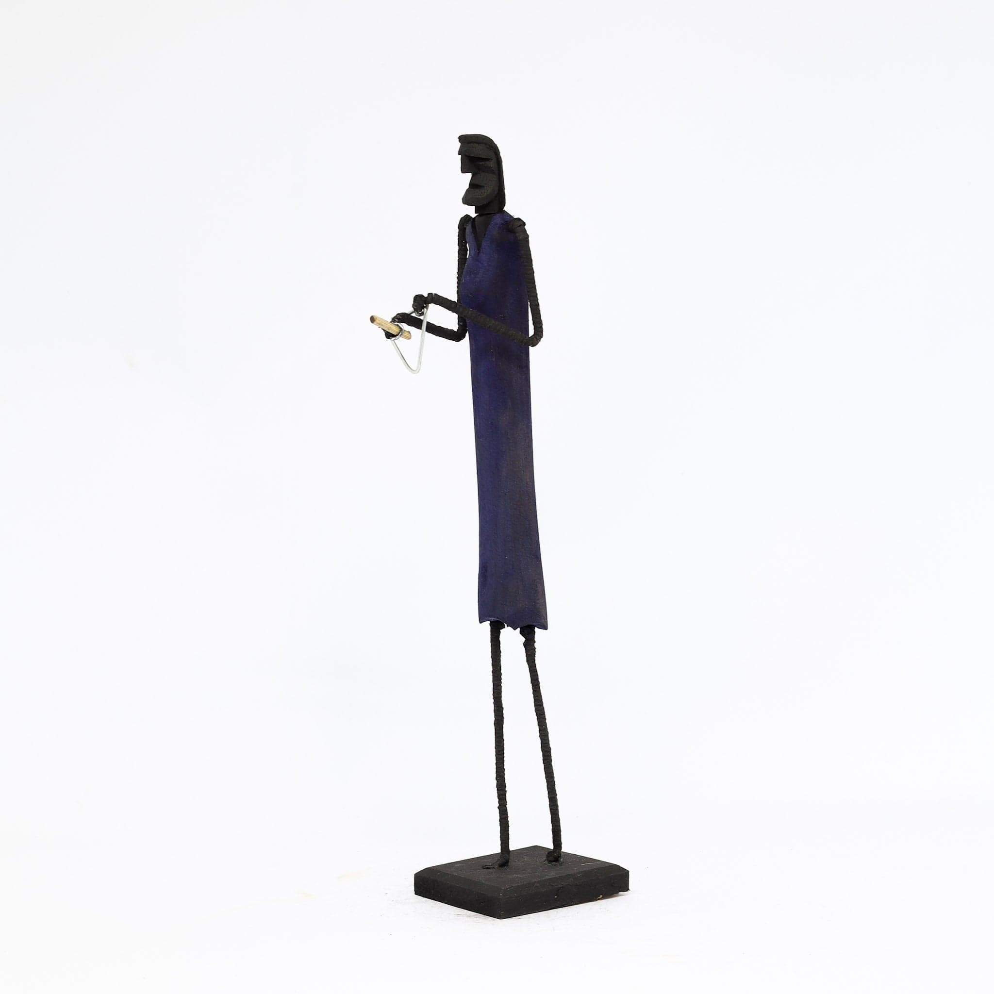 Escultura Madeira e Arame 44