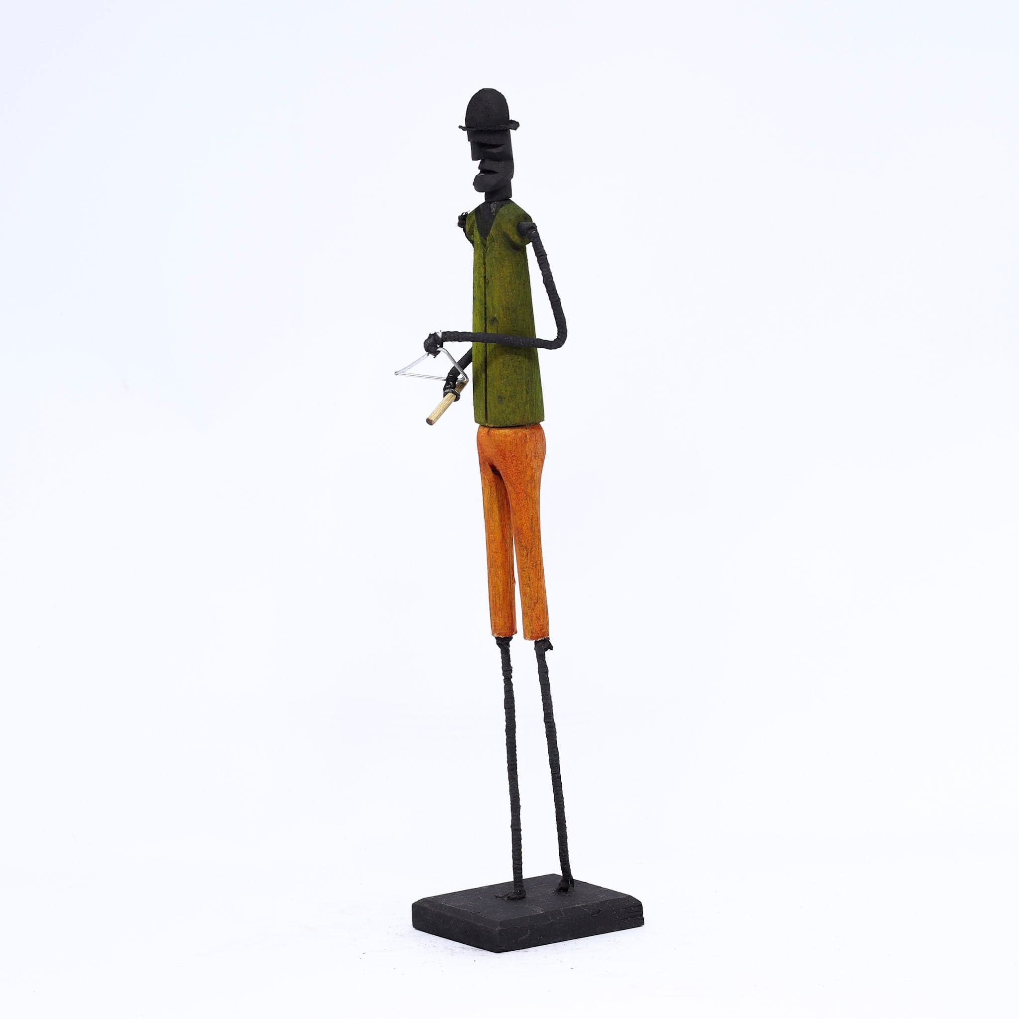 Escultura Madeira e Arame 81