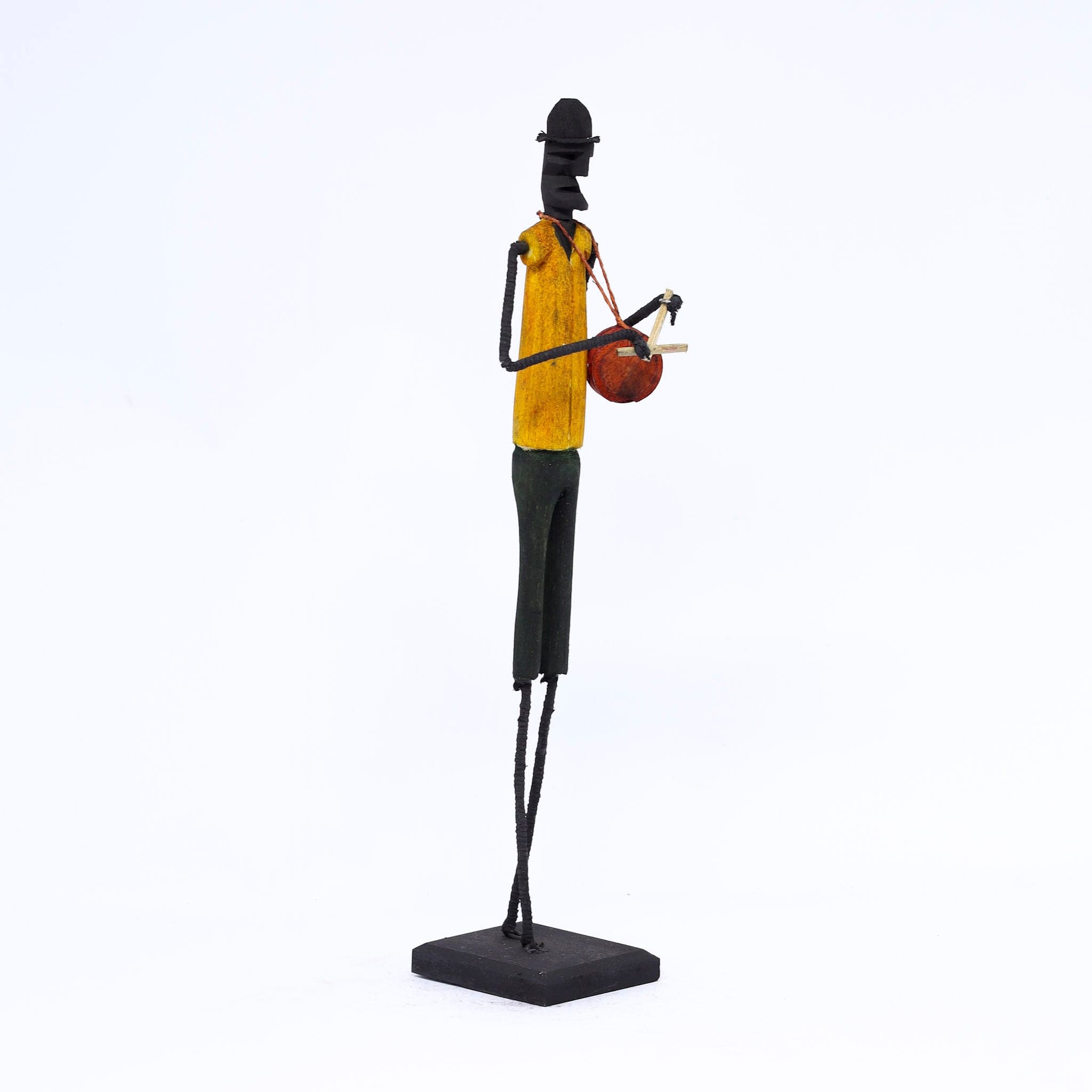 Escultura Madeira e Arame 85