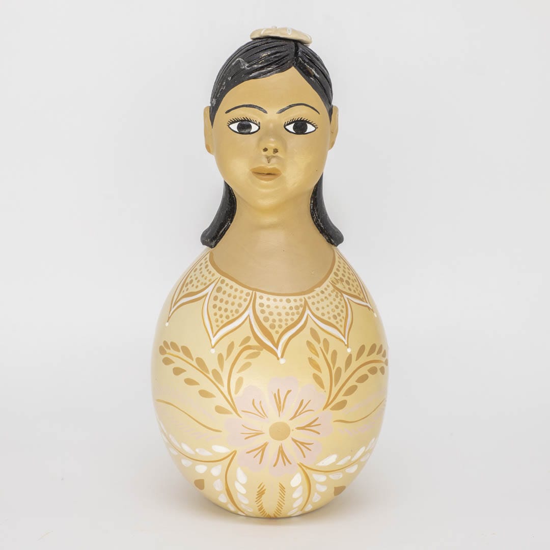 Escultura Mulher em Barro G