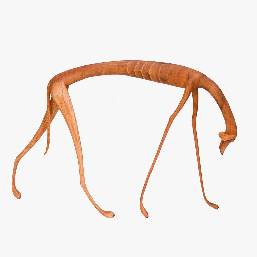 Escultura Cachorro Baleia em Madeira Cabeça Curvada