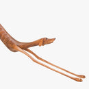 Escultura Cachorro Baleia em Madeira Espreguiçando